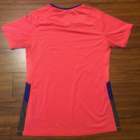 Under Armour athletic top - Picture 4 of 4